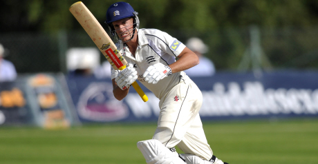 Dexter leaves Middlesex for Leicestershire