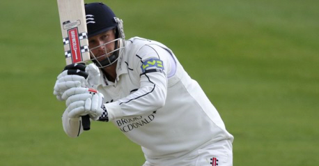 Beaten Middlesex lose ground on leaders