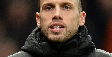 Heitinga joins Fulham from Everton