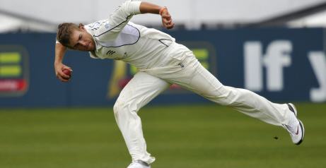 Middlesex toil in field as Ambrose thrives