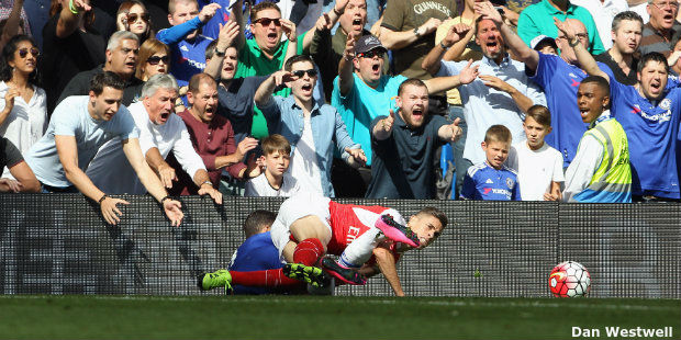 Chelsea appealed for a penalty when Hazard was challenged by Gabriel