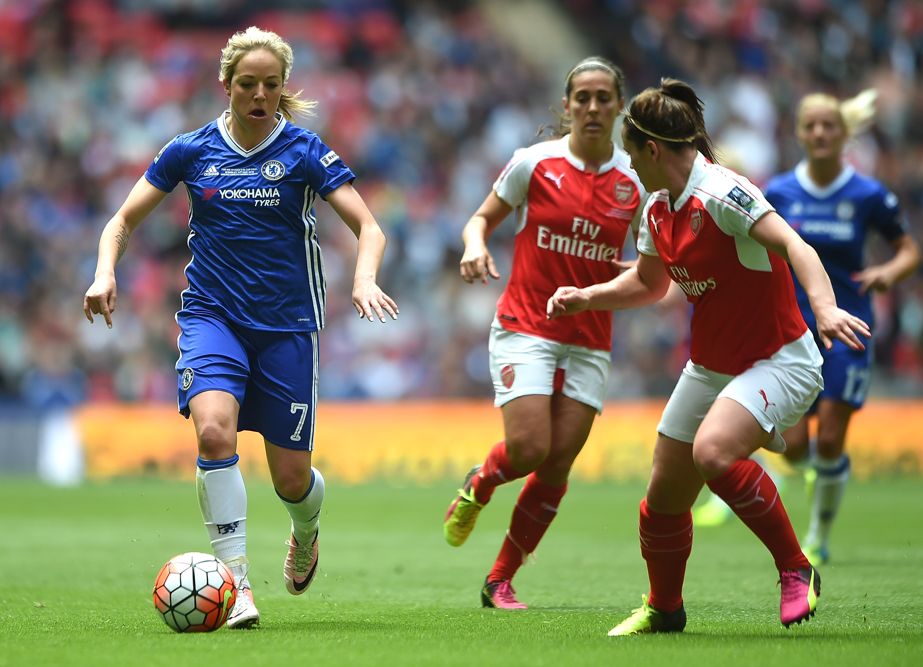 Gemma Davison found the going tough in midfield for Chelsea