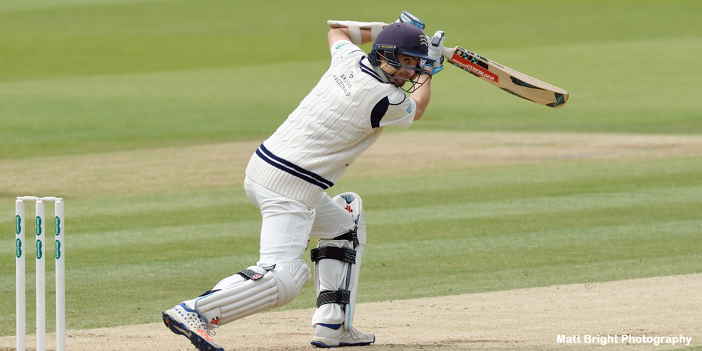 Eskinazi ton gives Middlesex edge at Edgbaston