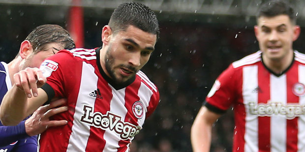 Maupay winner keeps Brentford’s play-off hopes alive