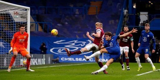 Chelsea beat Burnley to give Tuchel first win