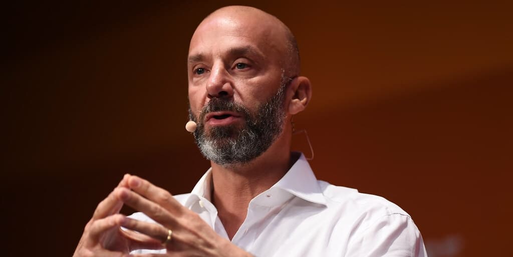 Chelsea pay tribute after Vialli dies at 58