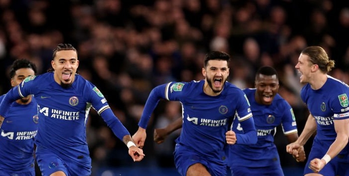 Chelsea reach semi-finals by beating Newcastle on penalties