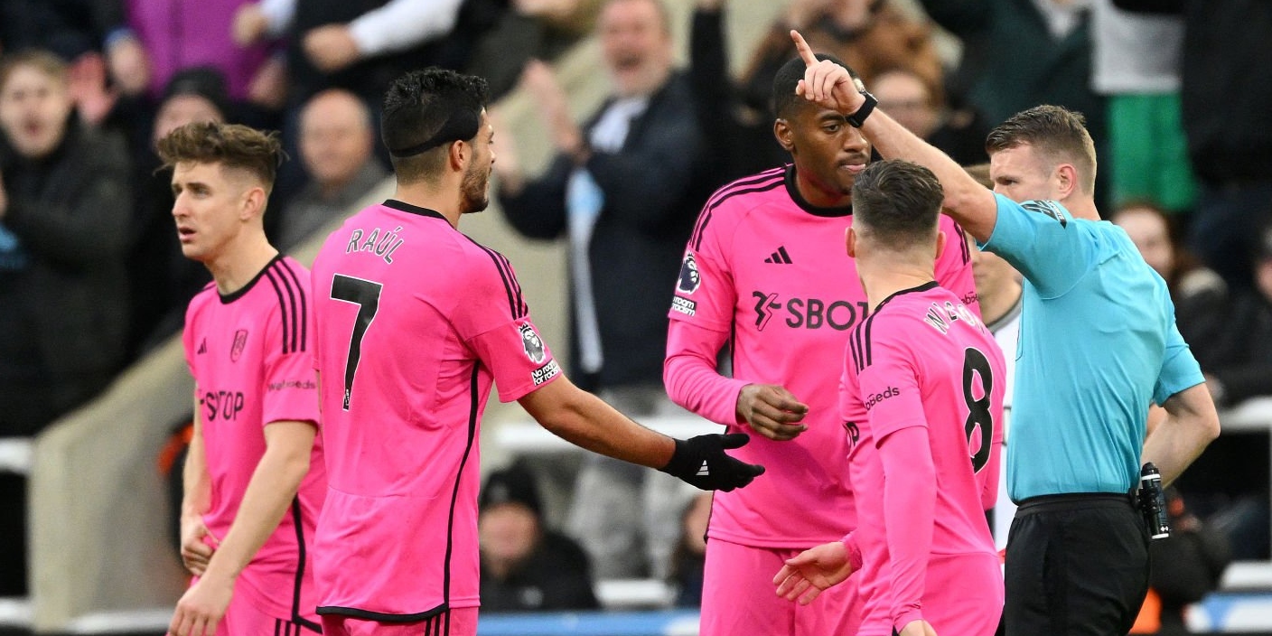 Jimenez sent off as Fulham lose at Newcastle