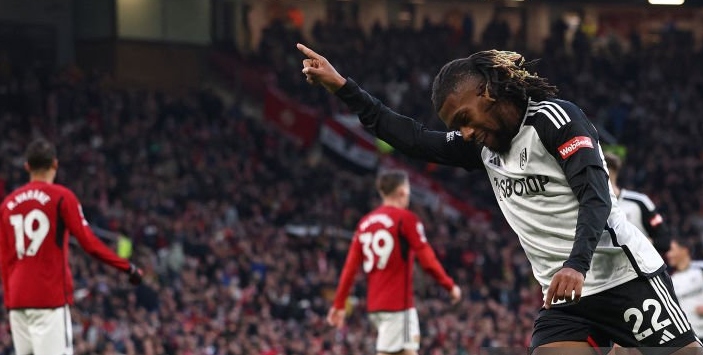 Iwobi’s late goal gives Fulham victory at Old Trafford