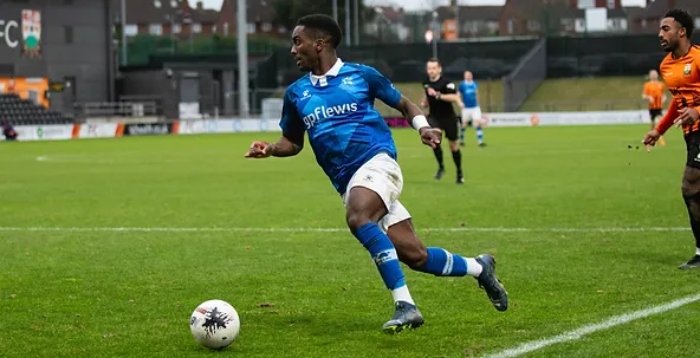 Wealdstone defender Mason signs new contract