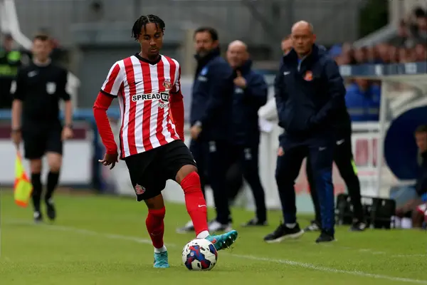 Wealdstone sign midfielder Sohna on loan