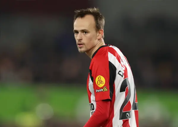 Damsgaard signs new long-term Brentford contract