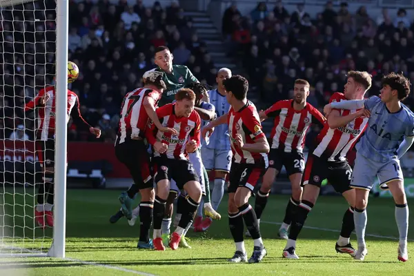 Bees winless in six home games after losing to Spurs