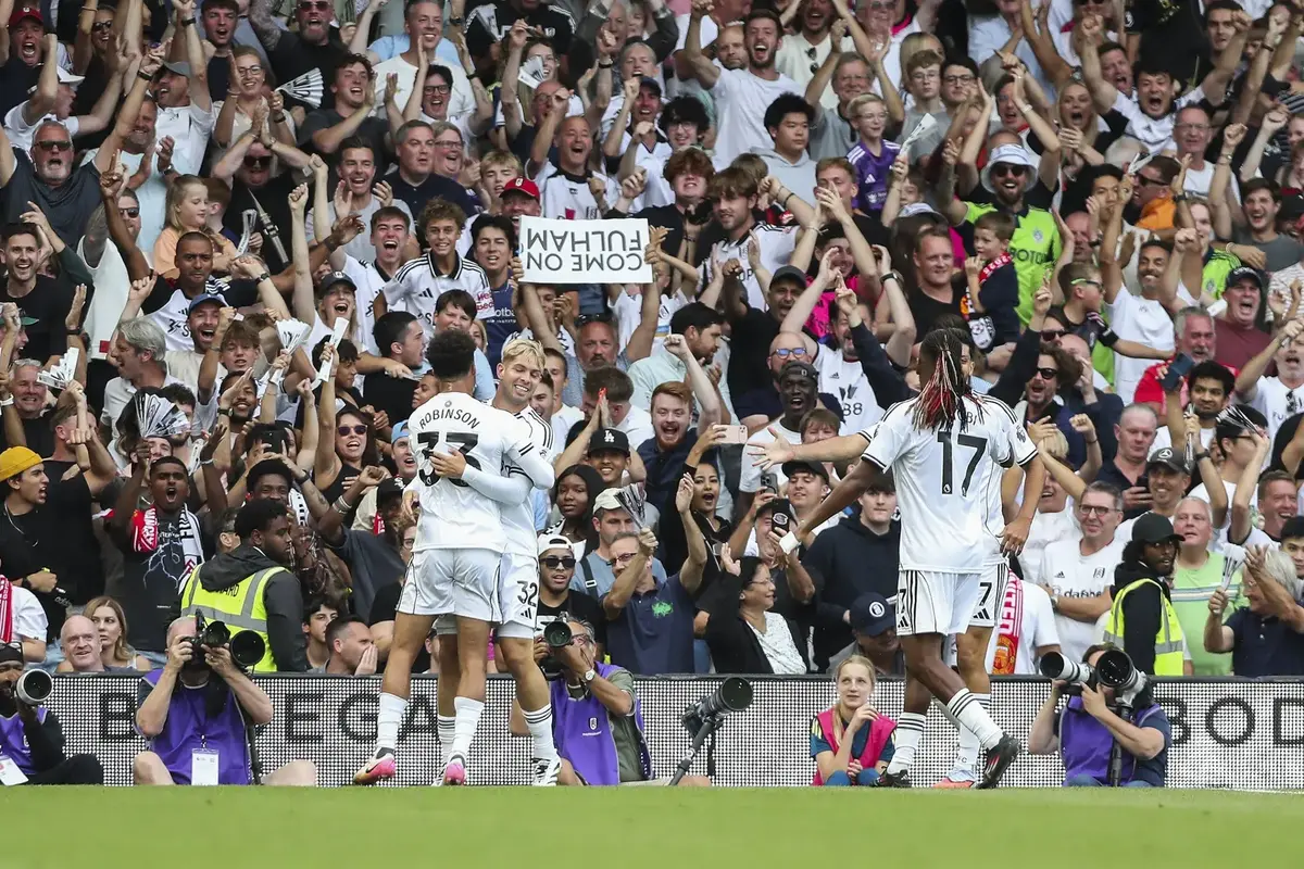 Smith Rowe’s goal earns Fulham point against United