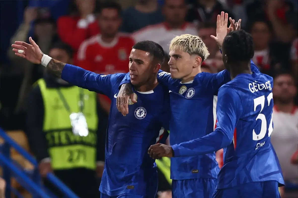 Own goal gives Chelsea Champions League win over Mourinho’s Benfica