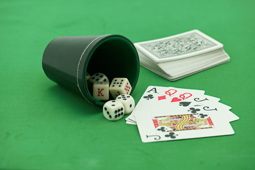 The Role of Skill vs Luck in Online Casino Games