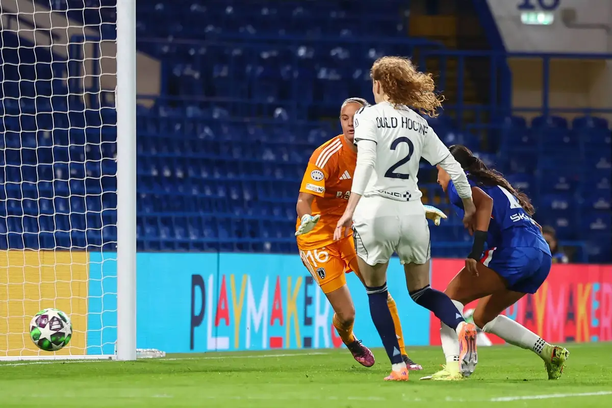 Chelsea thrash Paris in Women’s Champions League