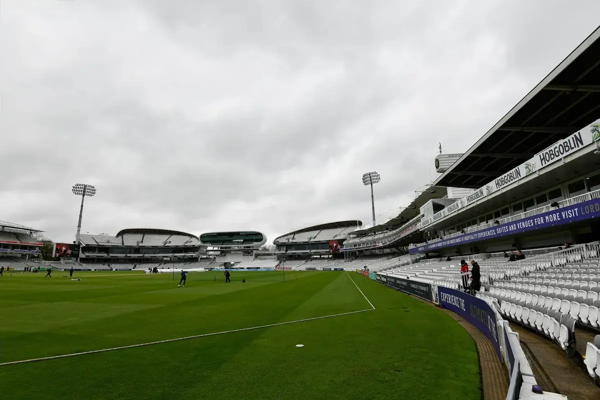 Falconer signs rookie contract with Middlesex