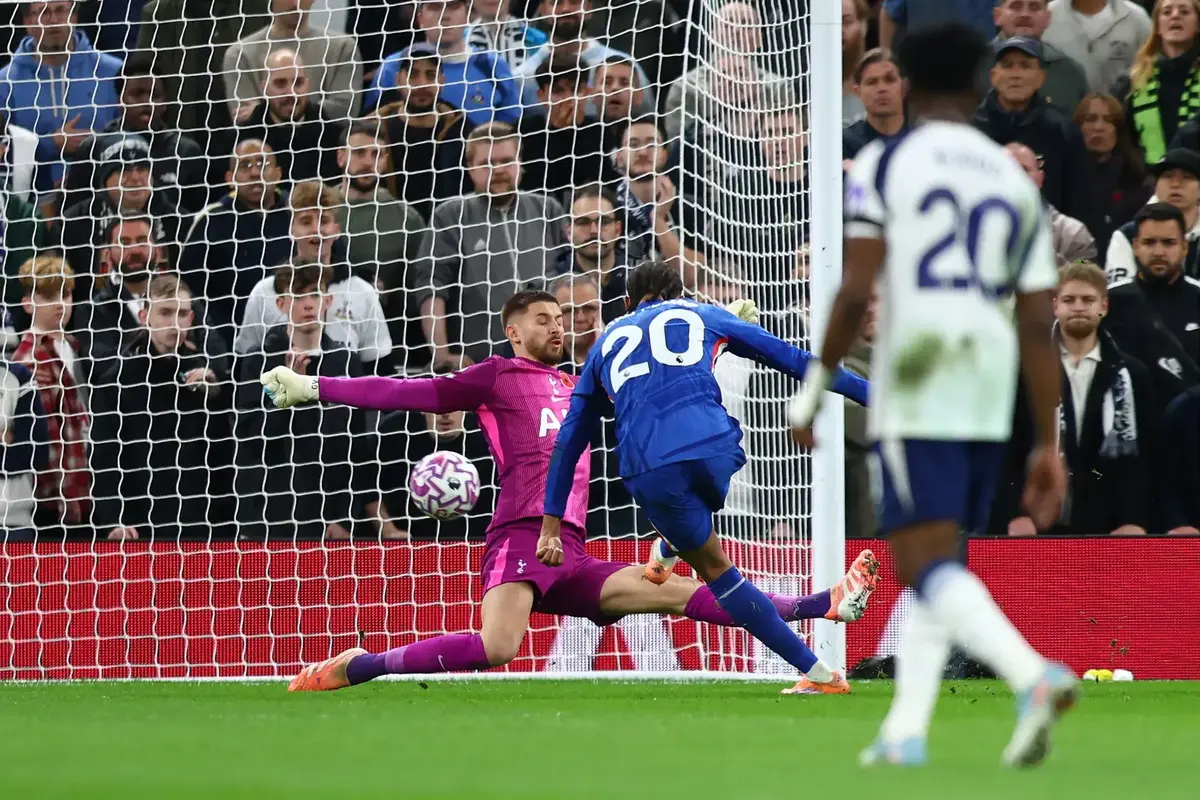Joao Pedro’s goal gives Chelsea another victory over Spurs