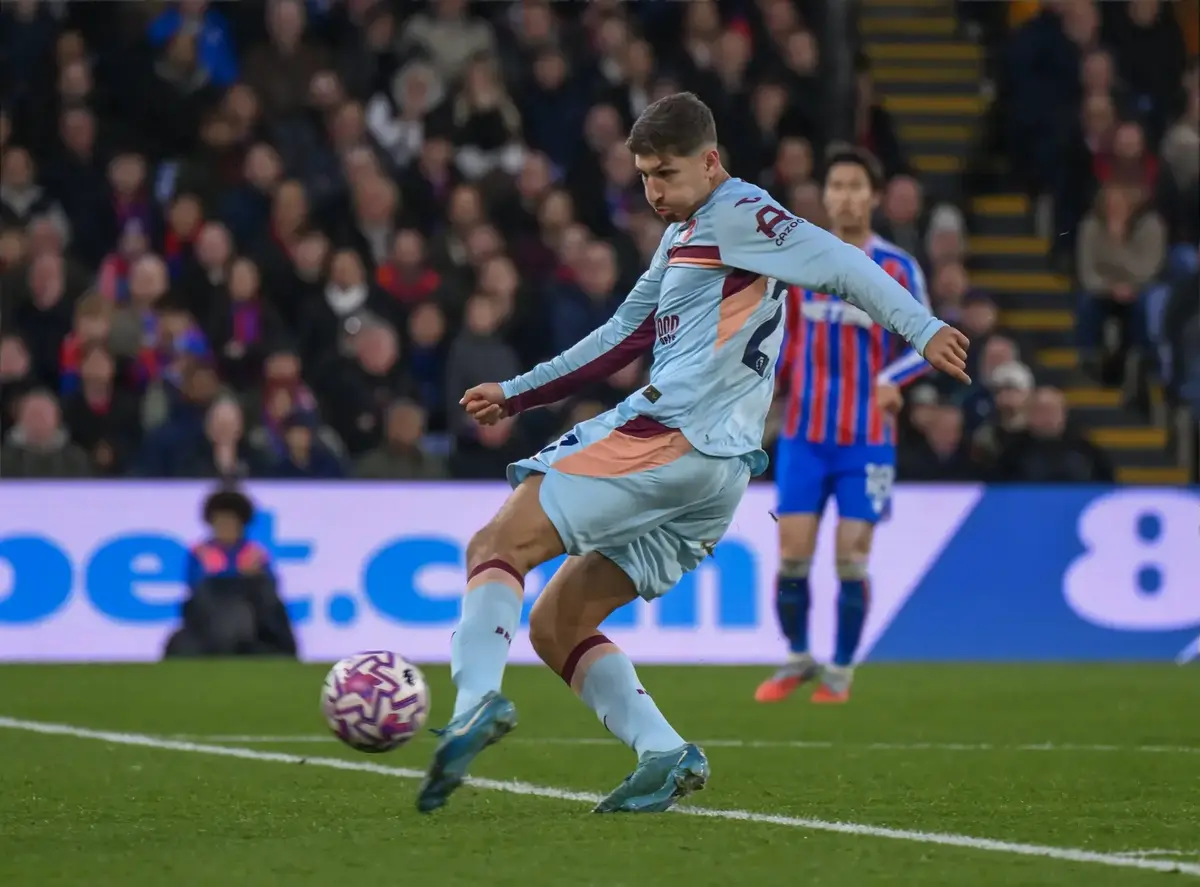 Andrews wants Janelt to stay at Brentford