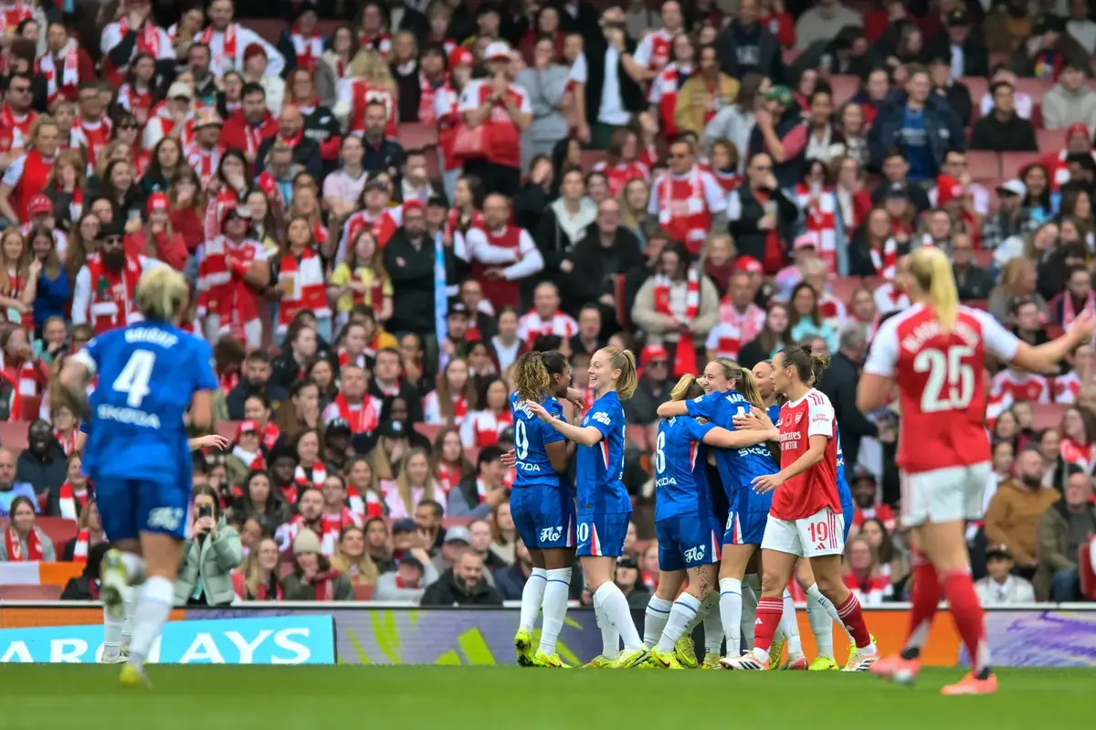 Chelsea equal WSL record with draw at Arsenal