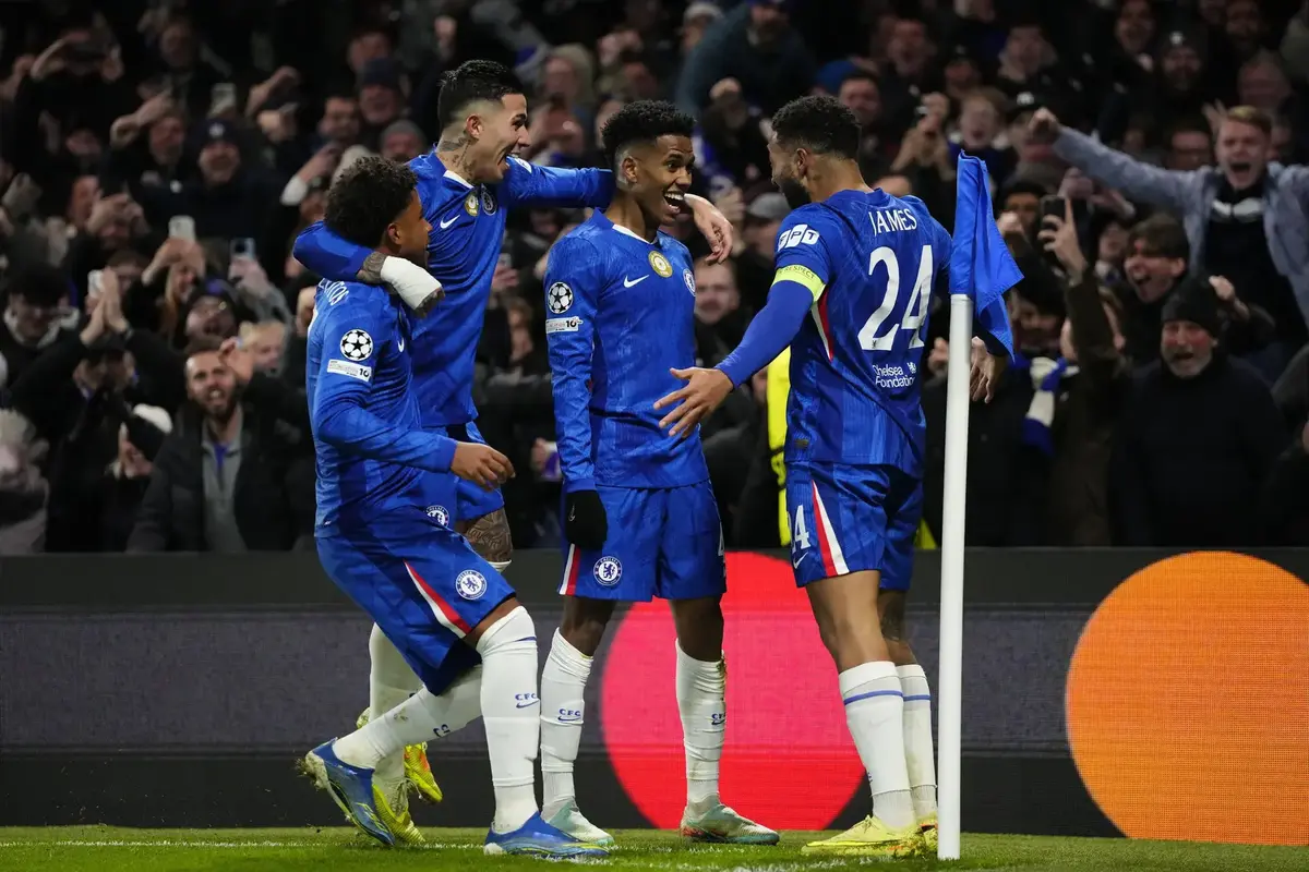 Superb Chelsea crush 10-man Barcelona