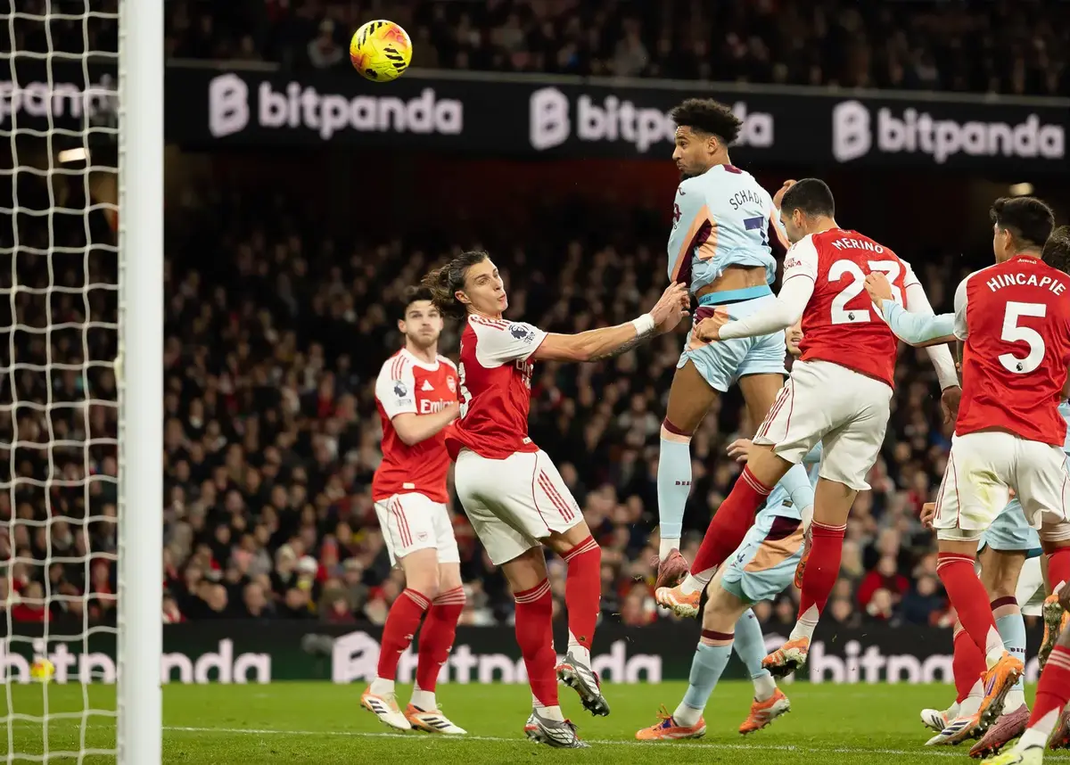 Brentford battle but are beaten by Arsenal