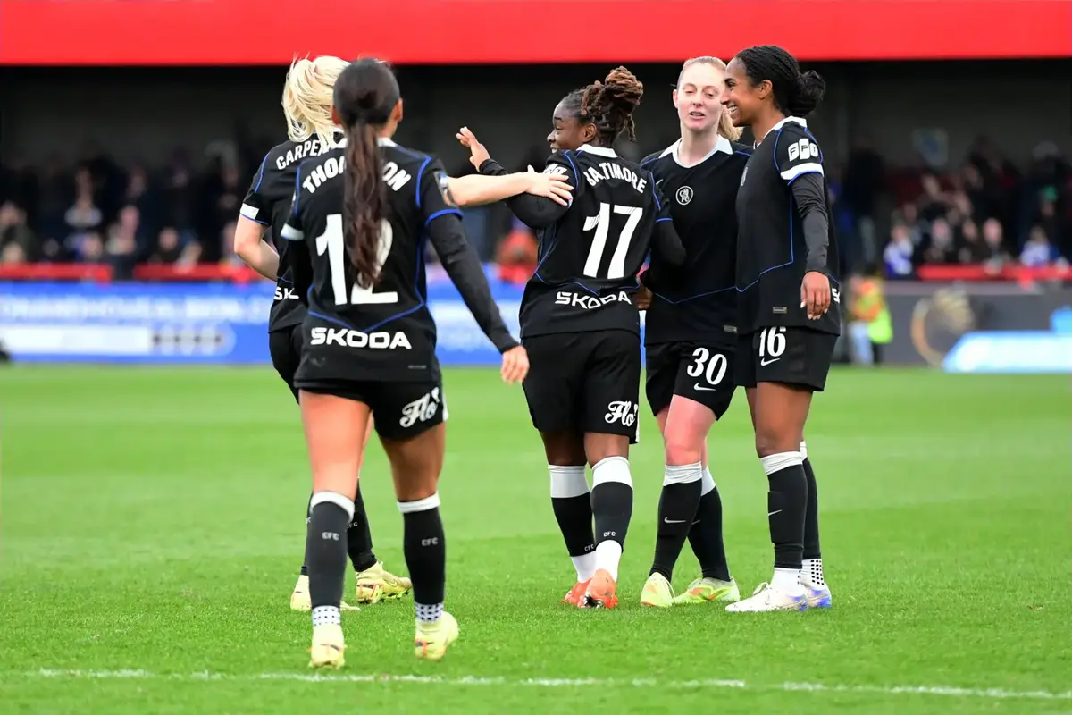 Chelsea boost WSL title hopes by seeing off Brighton