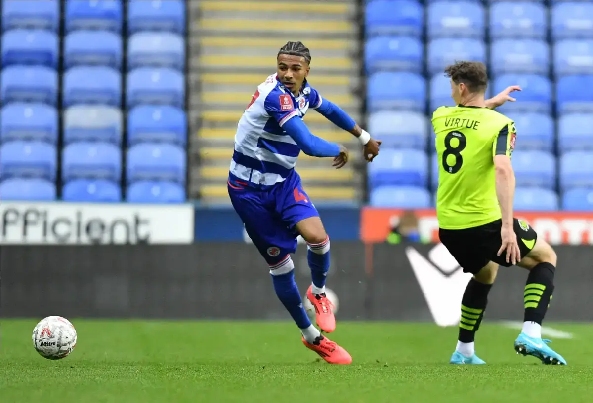 Wealdstone sign Reading’s Spencer on loan