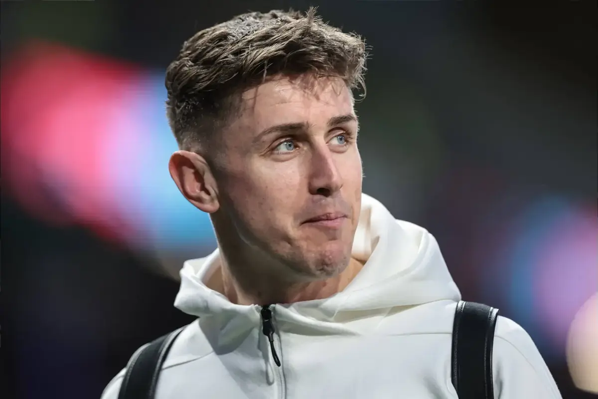 Cairney signs new Fulham contract