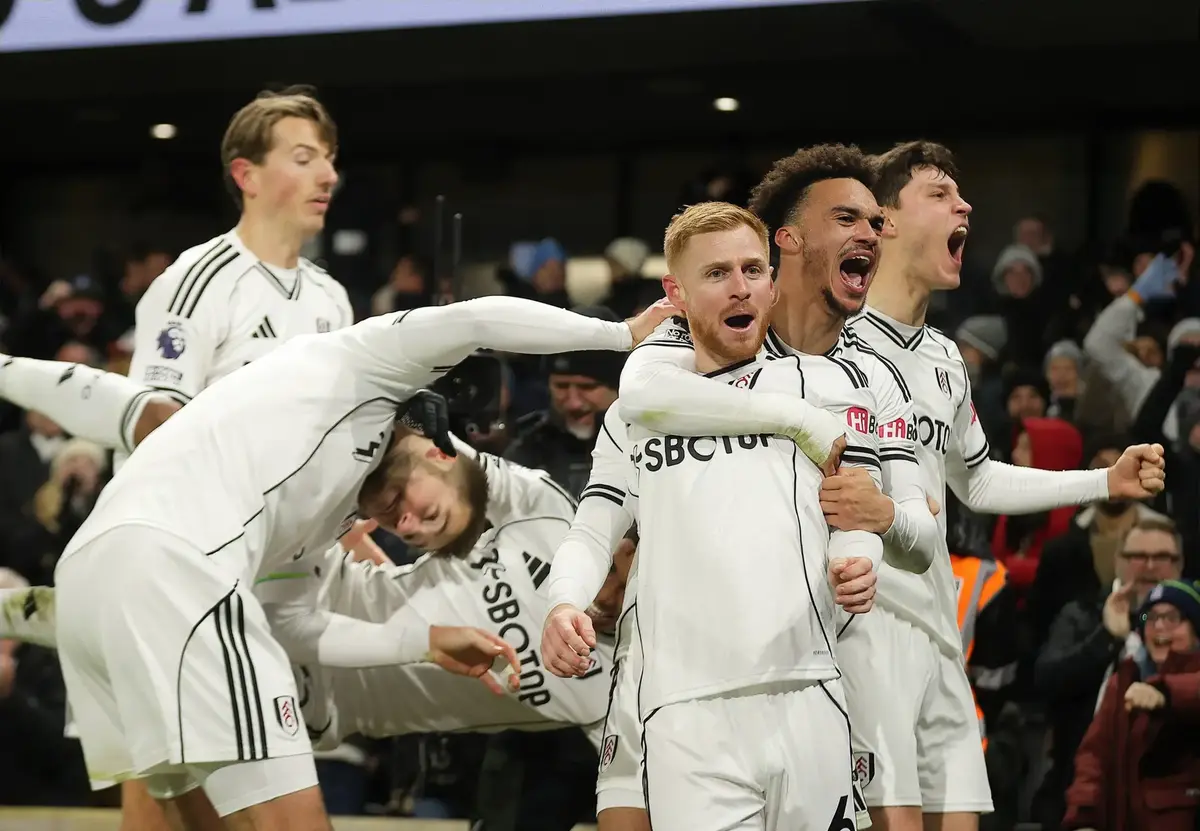 Reed’s last-gasp stunner earns Fulham point against Liverpool