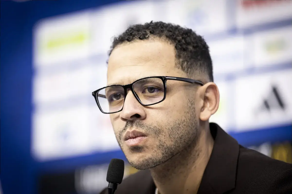 ‘Judge what you see, not what you hear,’ Rosenior tells Chelsea fans