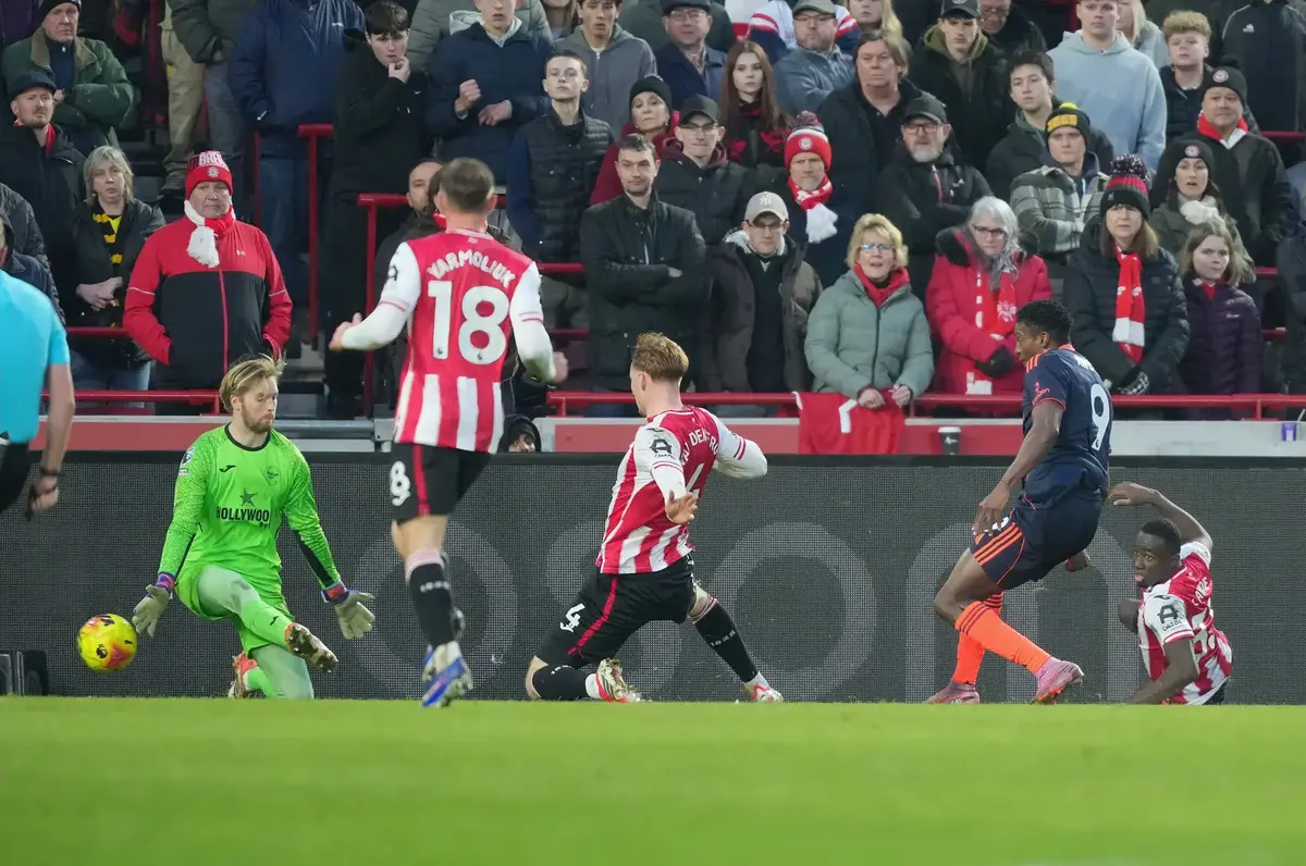 Forest consign Brentford to rare home defeat