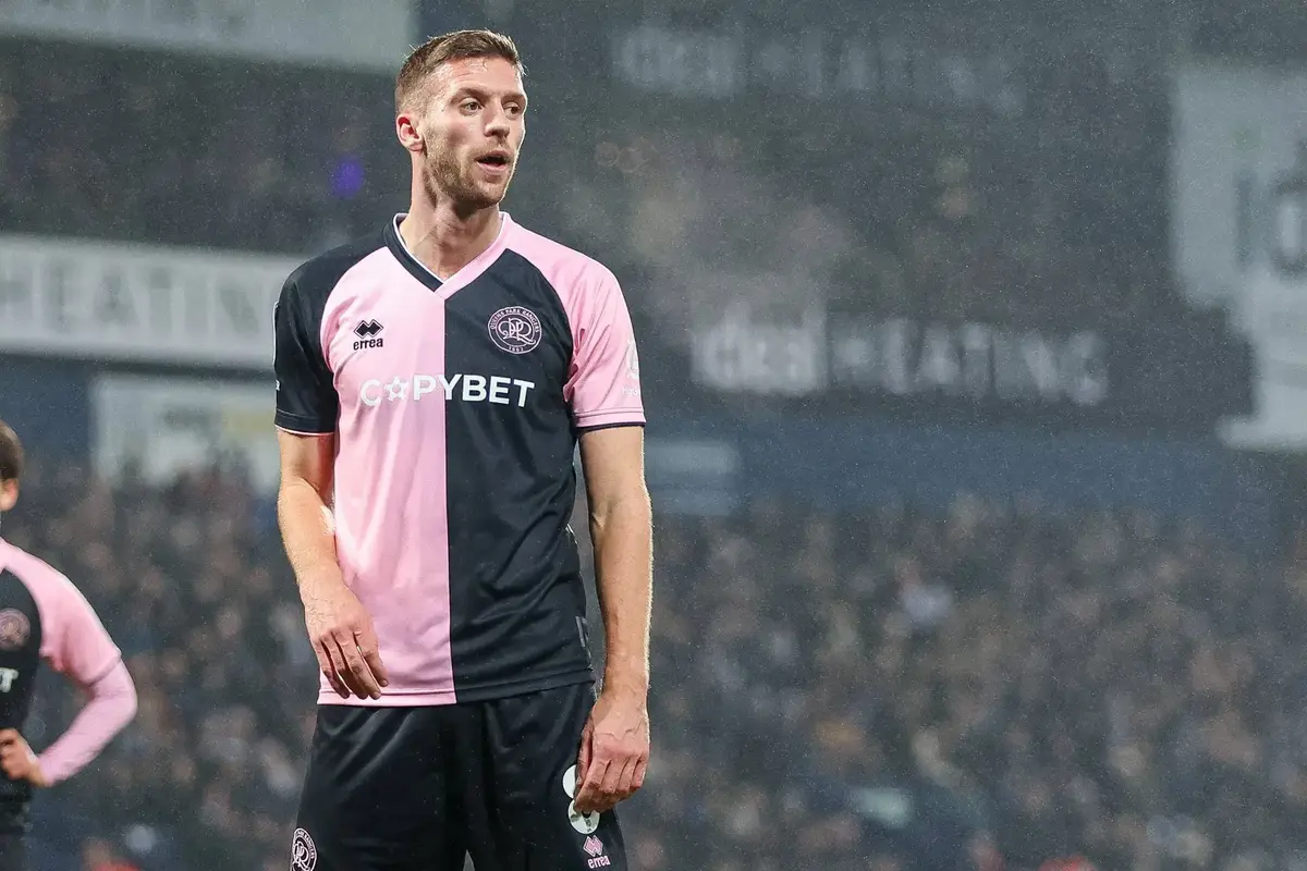 Field completes loan move from QPR to Norwich