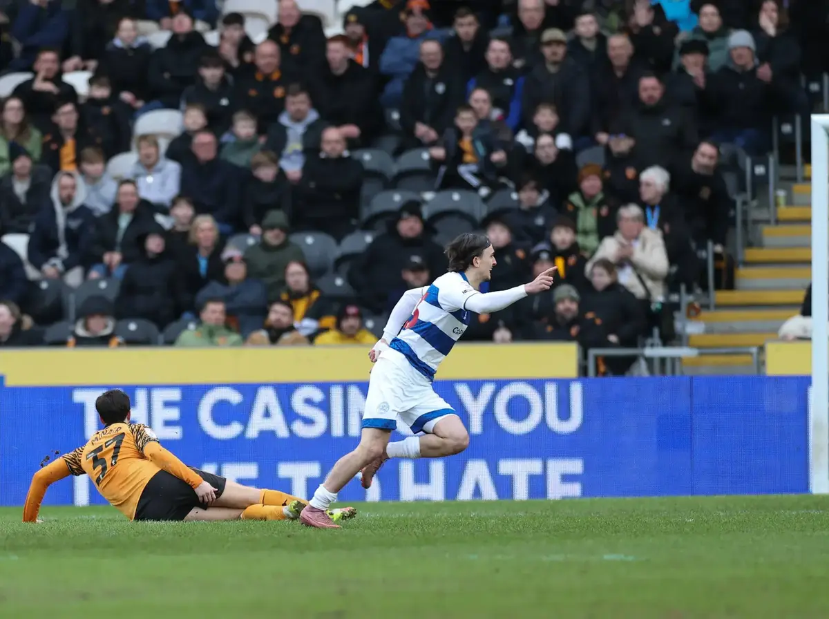 QPR score late goals to win at Hull