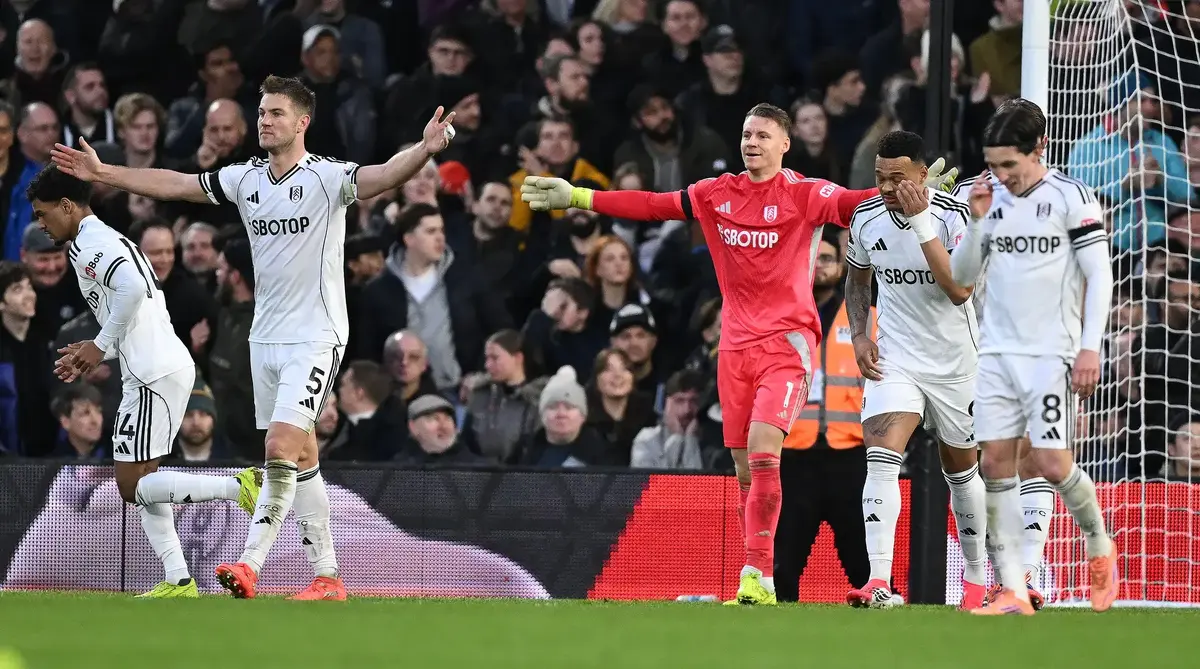 Leno’s own goal helps Everton beat Fulham