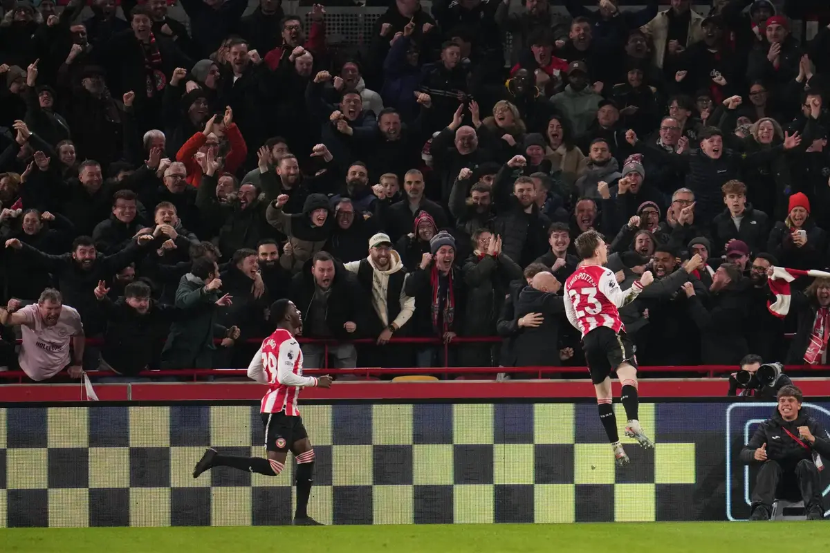 Lewis-Potter’s goal gives Brentford deserved point against Arsenal