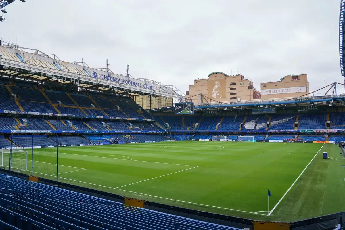 Chelsea v Newcastle line-ups: Sanchez returns in goal