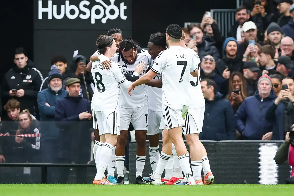 Fulham hold on for deserved victory over struggling Spurs