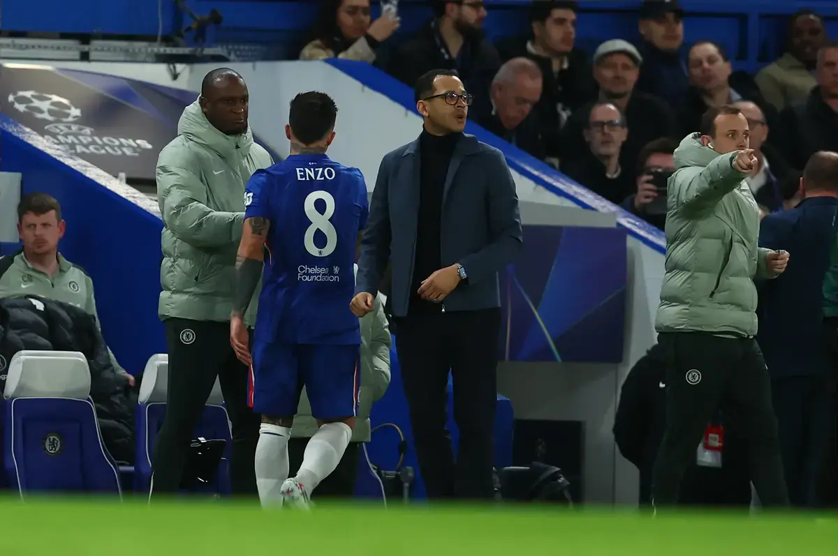 Rosenior defends substitutions after Chelsea’s Champions League exit