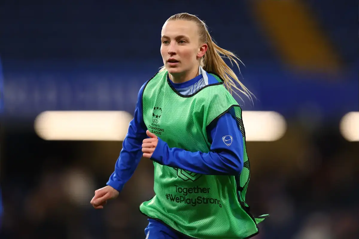 Chelsea hoping Beever-Jones is passed fit for Champions League clash