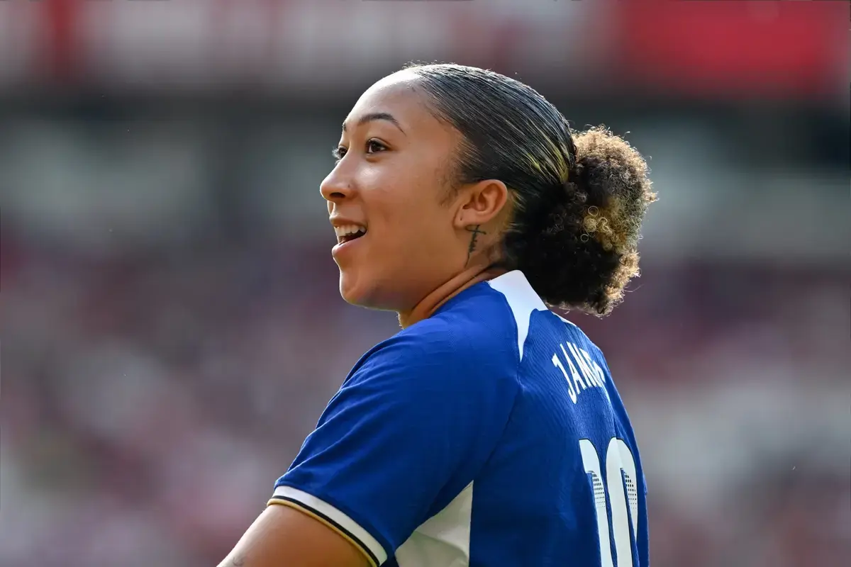 Chelsea beat Man Utd to win Women’s League Cup