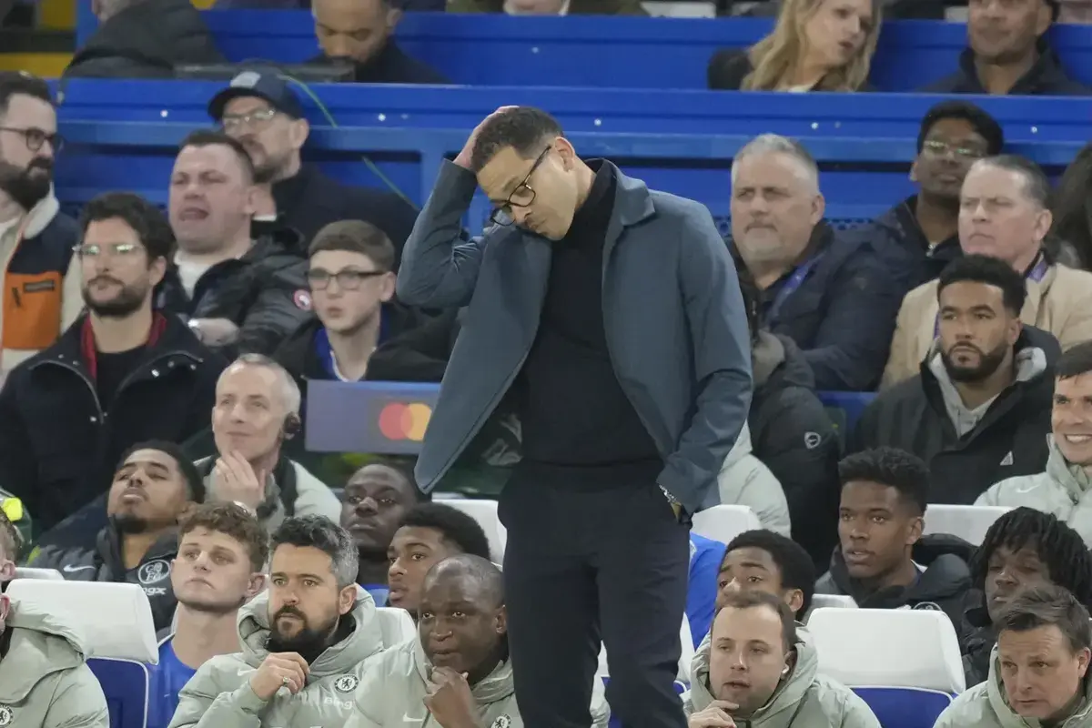 Rosenior press conference: Chelsea boss on defeat, Chalobah injury, fans booing and more
