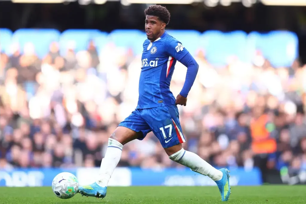 Chelsea agree sale of Santos to Man Utd