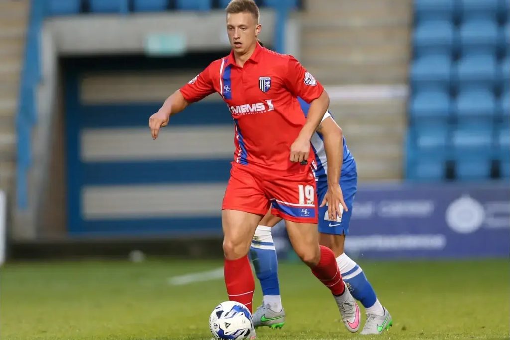 Wealdstone sign veteran striker Norris