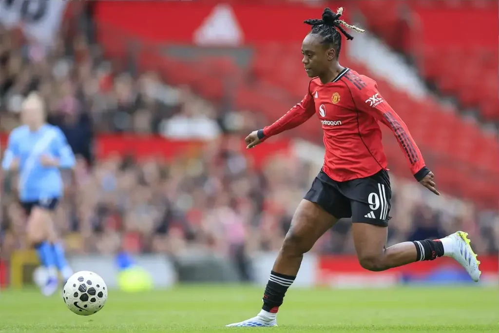 Chelsea set to sign Malard from Man Utd