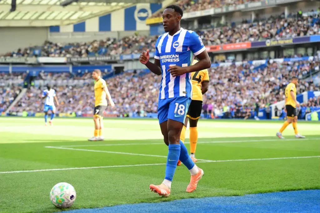 Chelsea in talks to sign veteran striker Welbeck