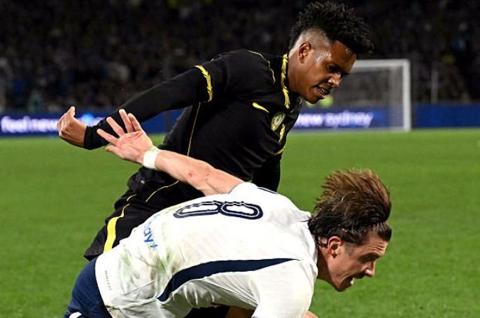 Chelsea lose to 10-man Spurs in Sydney friendly