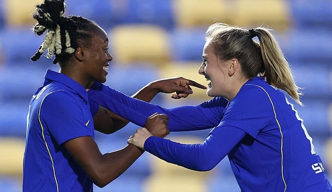 Mallard scores twice on debut in resounding first-leg win for Chelsea