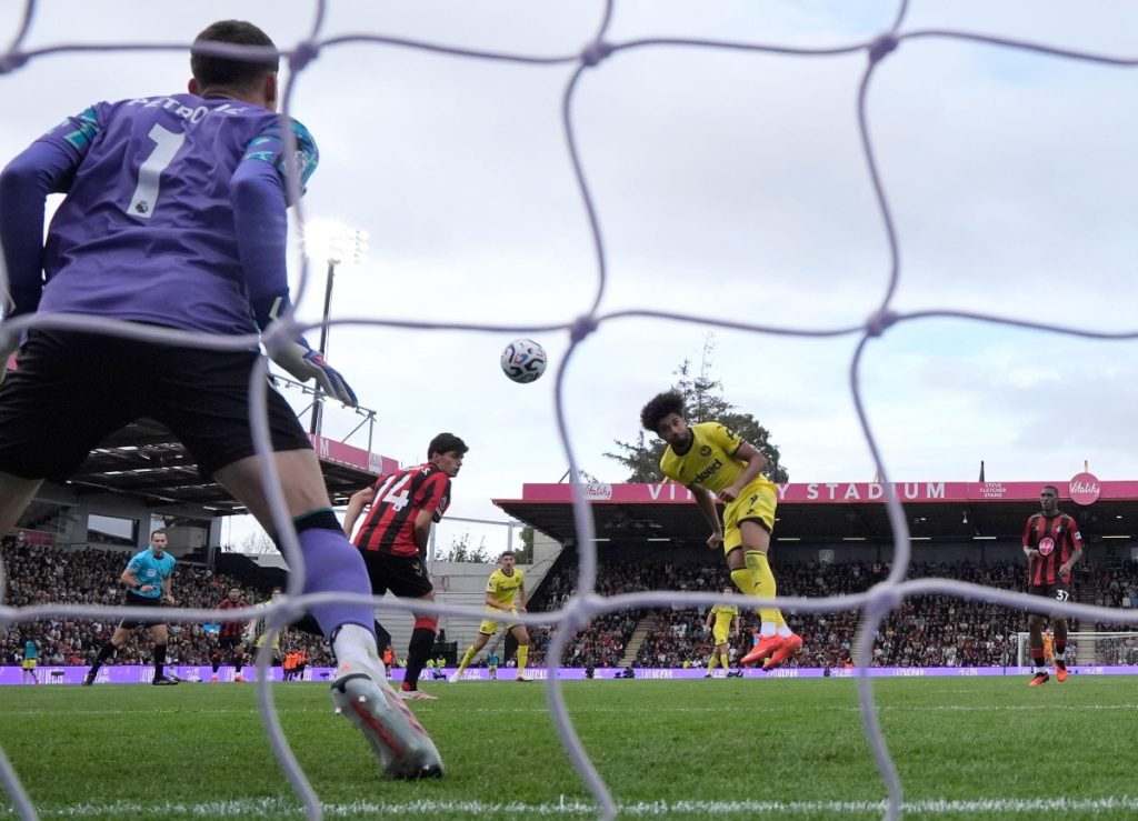 Schade scores twice in Brentford draw